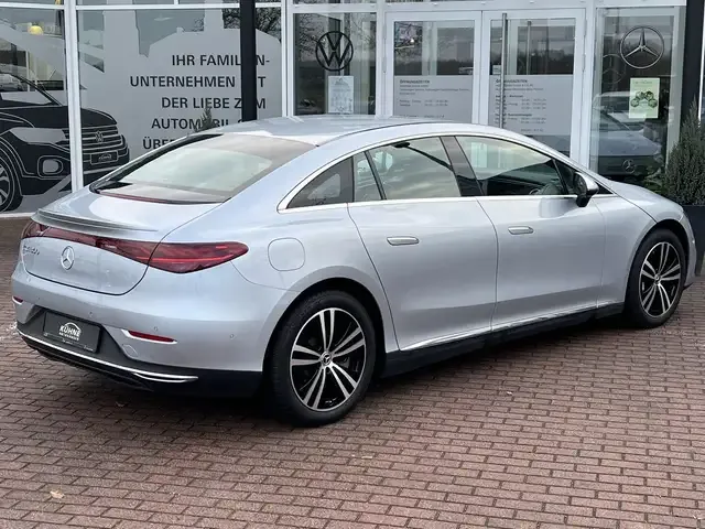 Mercedes-Benz EQE 300