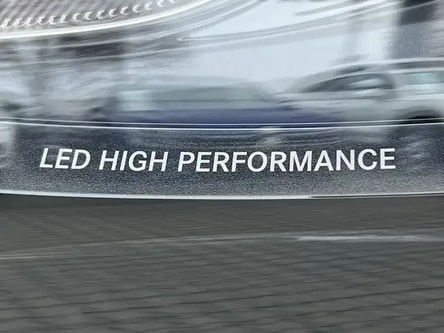 Mercedes-Benz EQE 300