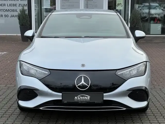 Mercedes-Benz EQE 300