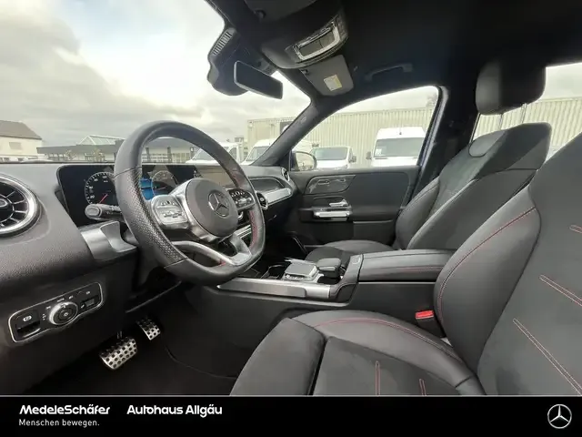 Mercedes-Benz GLB 220