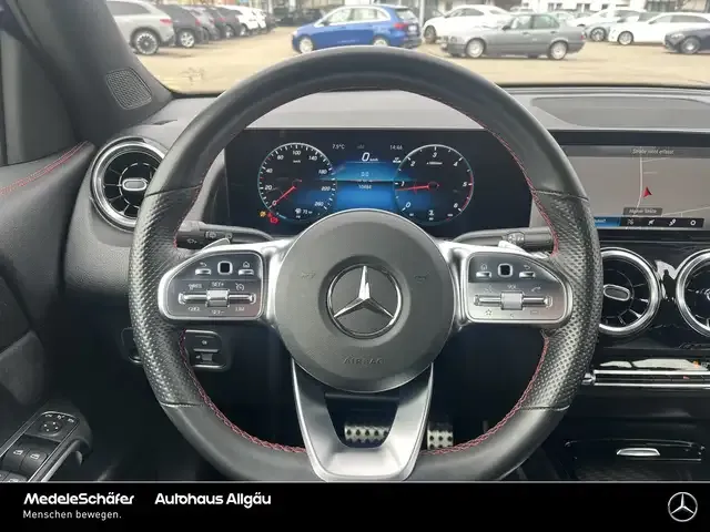 Mercedes-Benz GLB 220