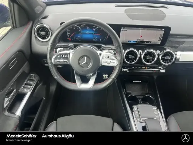 Mercedes-Benz GLB 220