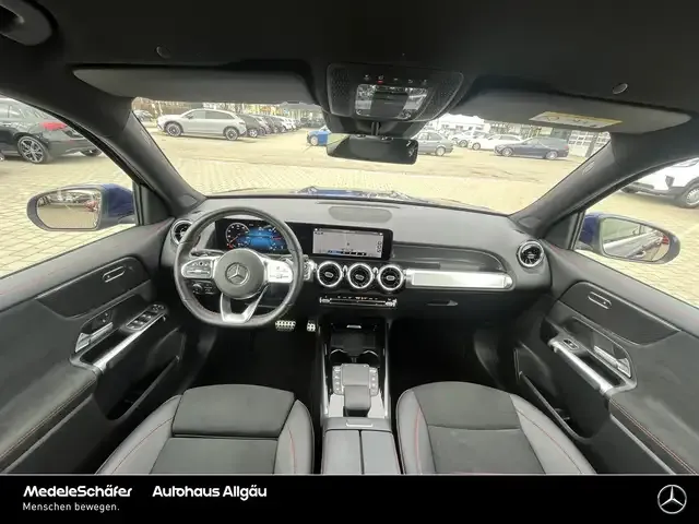 Mercedes-Benz GLB 220