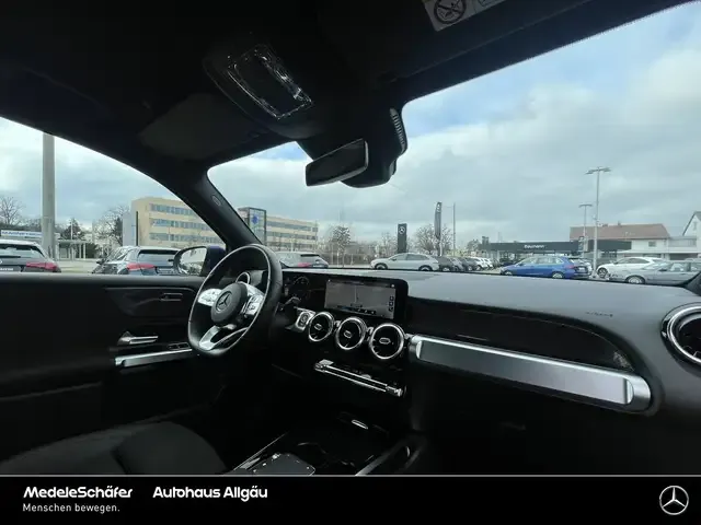 Mercedes-Benz GLB 220