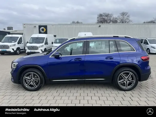 Mercedes-Benz GLB 220