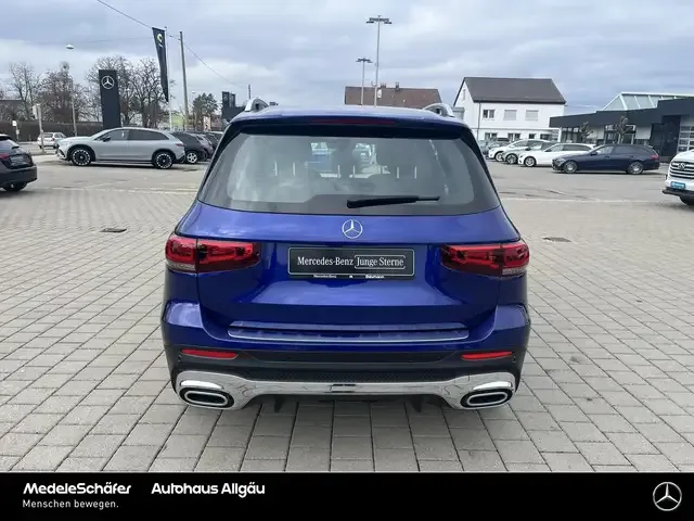 Mercedes-Benz GLB 220