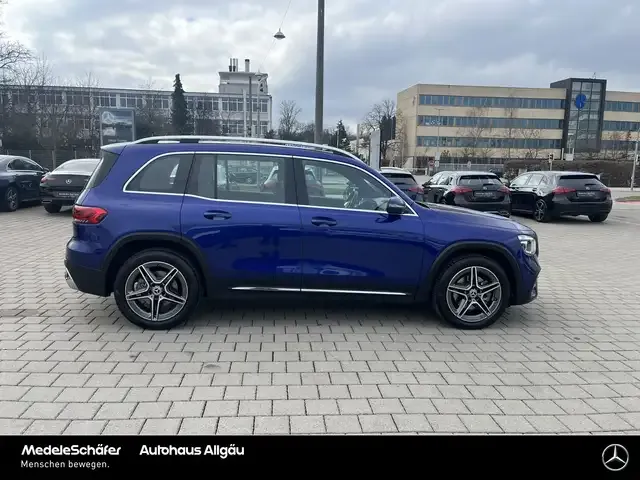 Mercedes-Benz GLB 220