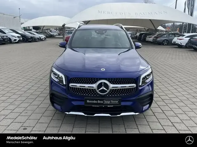 Mercedes-Benz GLB 220