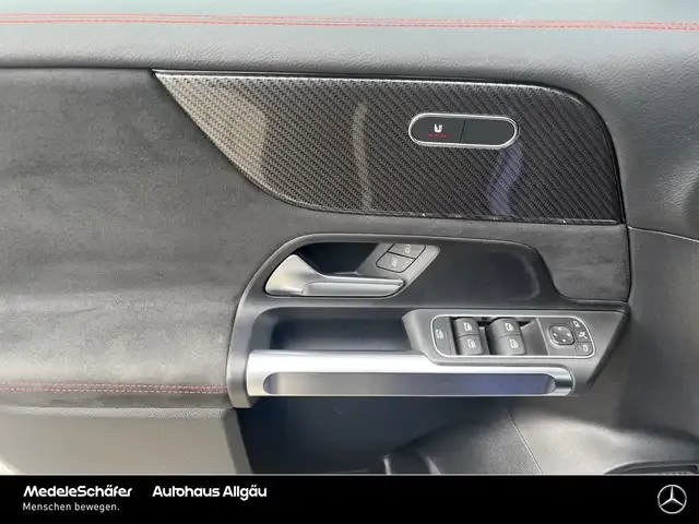 Mercedes-Benz GLB 220