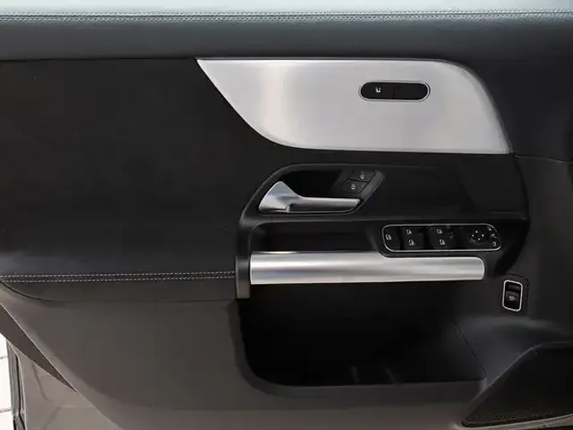 Mercedes-Benz GLA 220