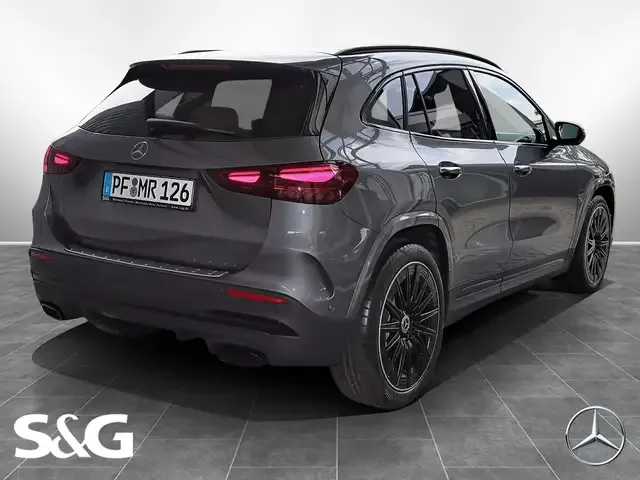 Mercedes-Benz GLA 220