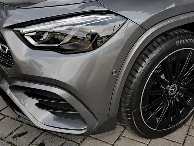 Mercedes-Benz GLA 220