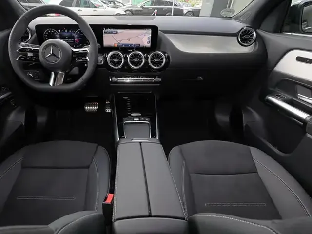 Mercedes-Benz GLA 220