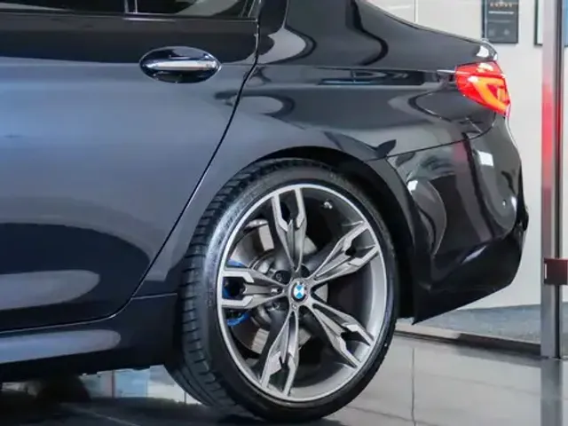 BMW 550