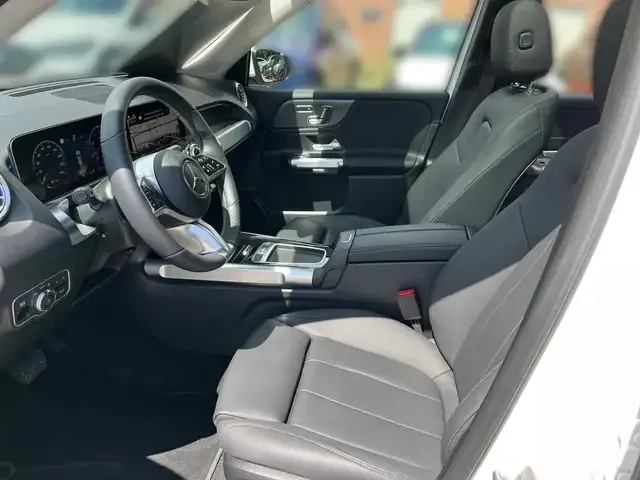 Mercedes-Benz GLB 220