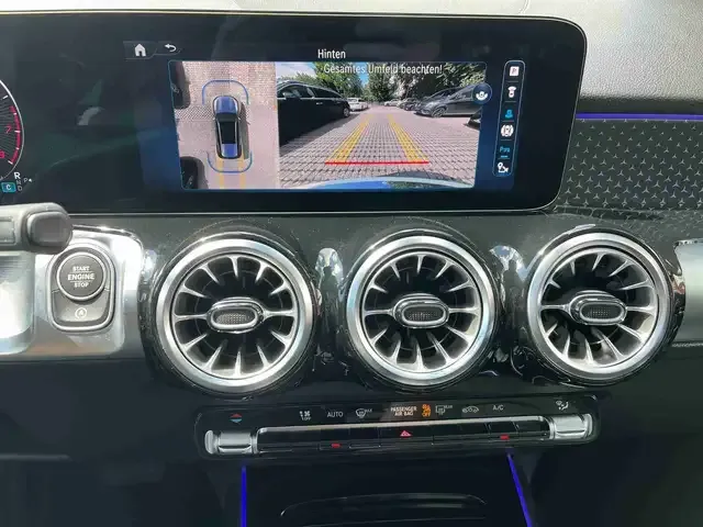 Mercedes-Benz GLB 220