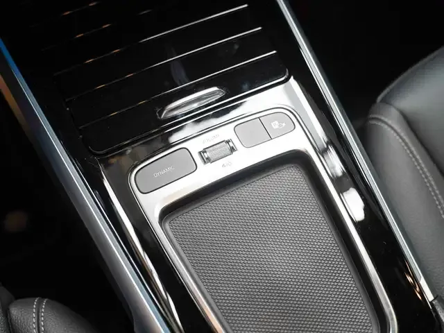 Mercedes-Benz EQB 300