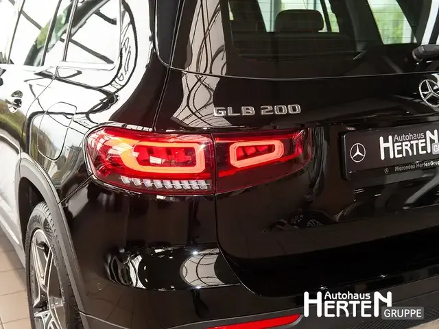 Mercedes-Benz GLB 200