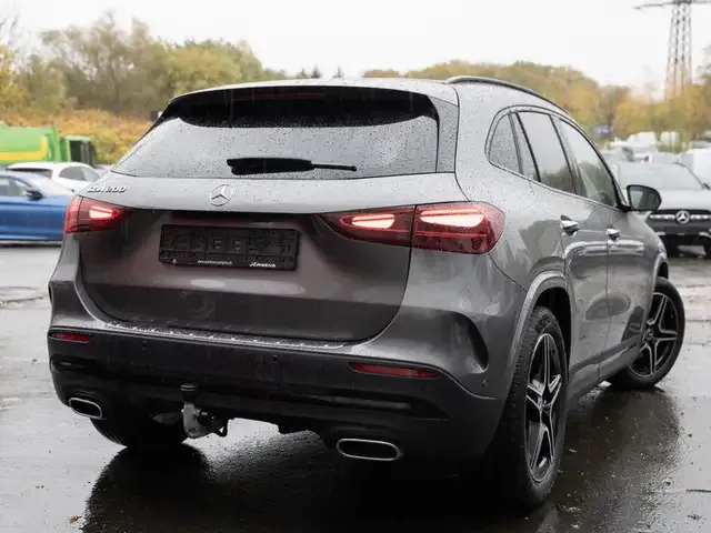 Mercedes-Benz GLA 200