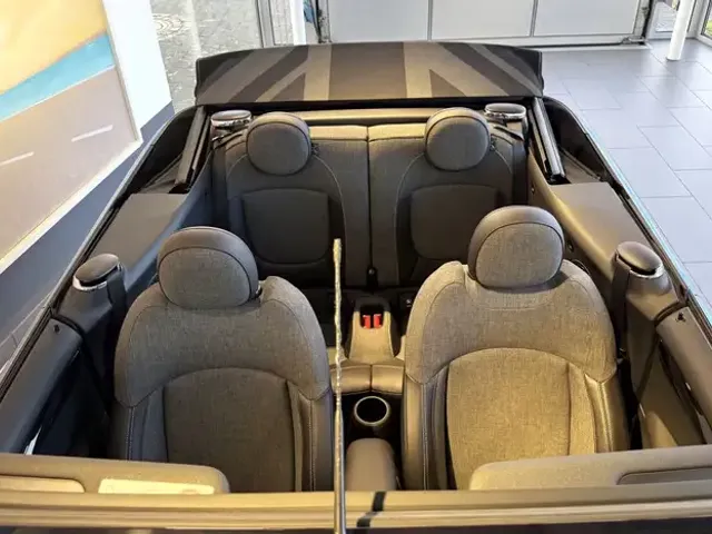 MINI Cooper Cabrio