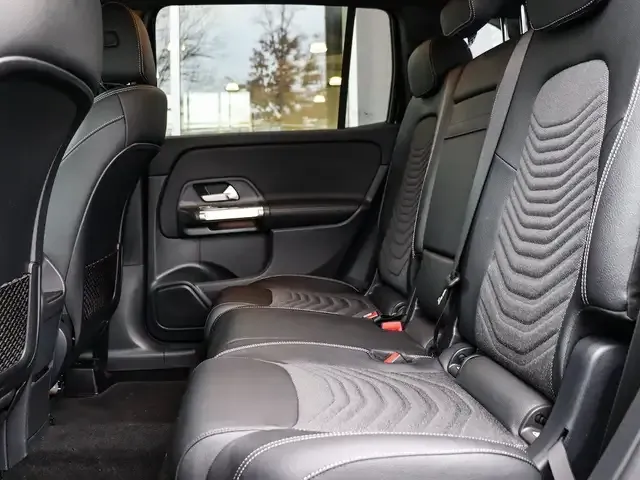 Mercedes-Benz GLB 200