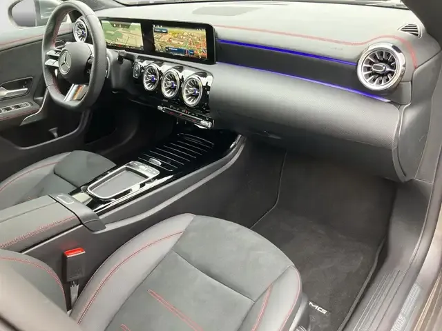 Mercedes-Benz CLA 180