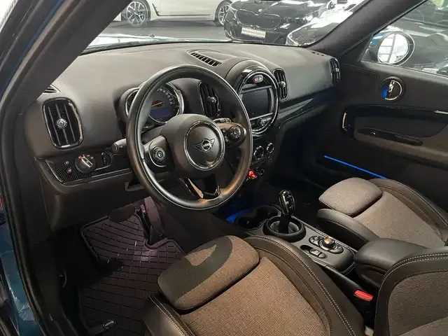 MINI One Countryman