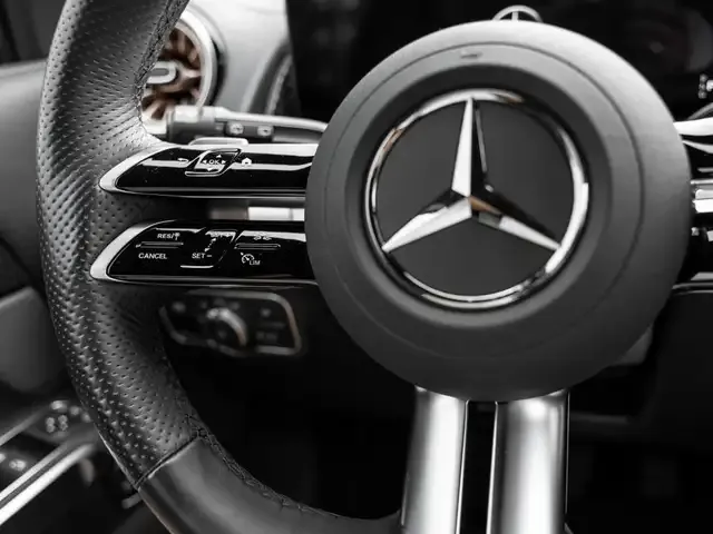 Mercedes-Benz EQB 300