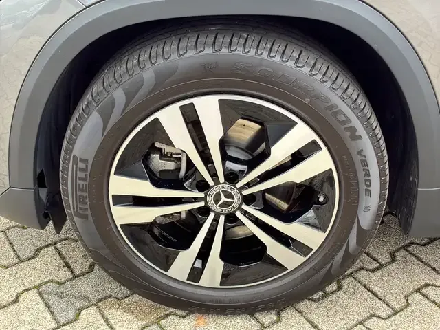 Mercedes-Benz GLA 220