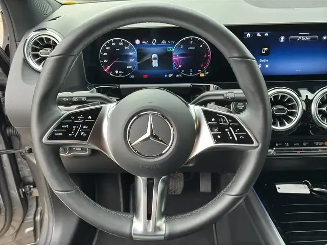 Mercedes-Benz GLA 220