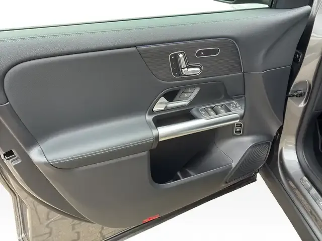 Mercedes-Benz GLA 220