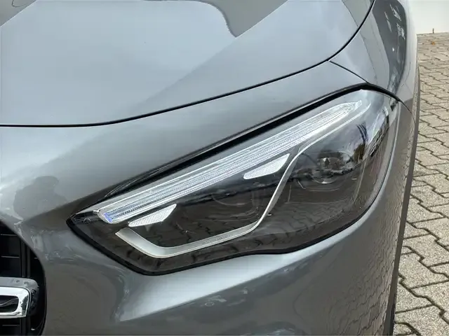 Mercedes-Benz GLA 220