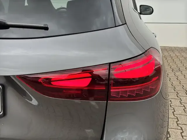 Mercedes-Benz GLA 220