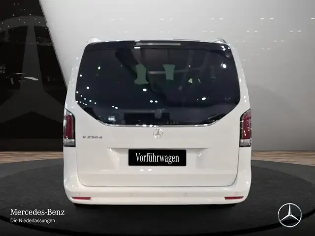 Mercedes-Benz V 250