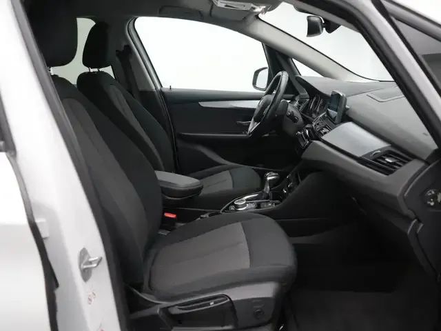 BMW 225
