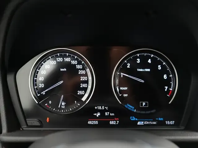 BMW 225