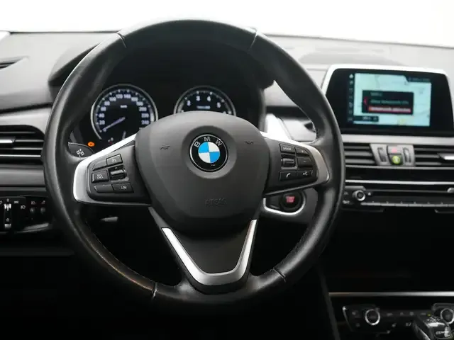 BMW 225