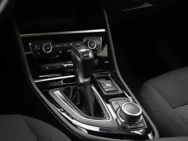 BMW 225