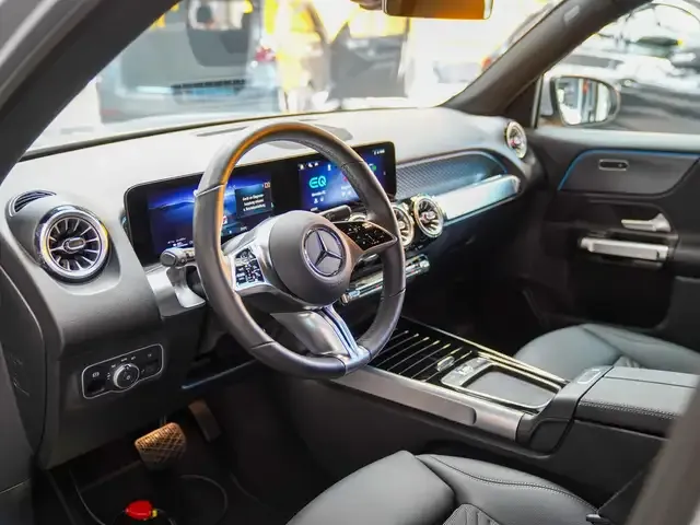 Mercedes-Benz EQB 300