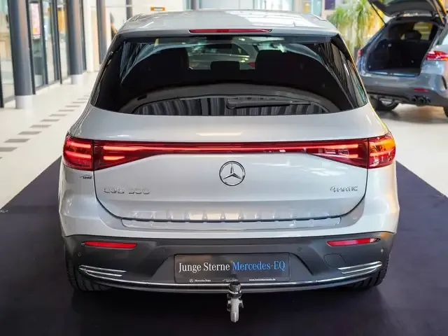 Mercedes-Benz EQB 300