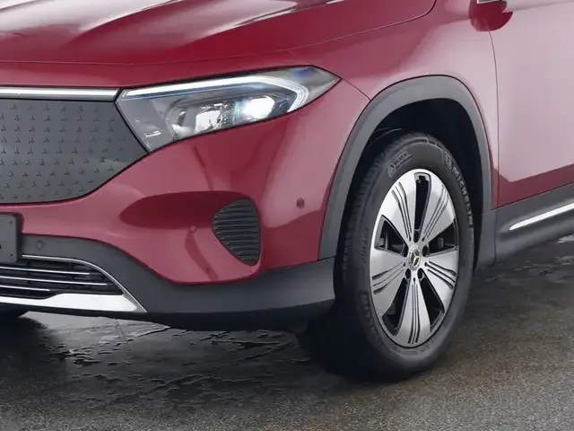 Mercedes-Benz EQB 300