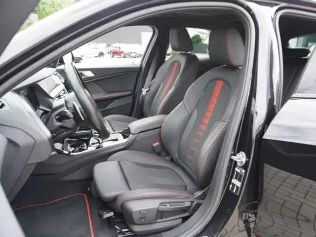 BMW 128