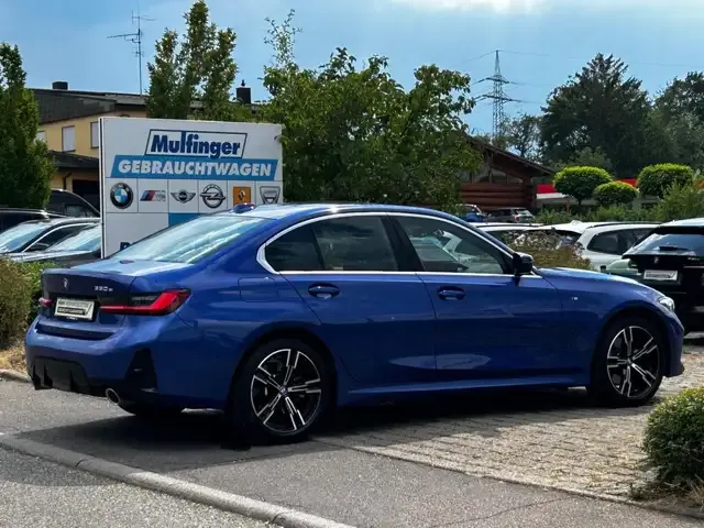 BMW 330