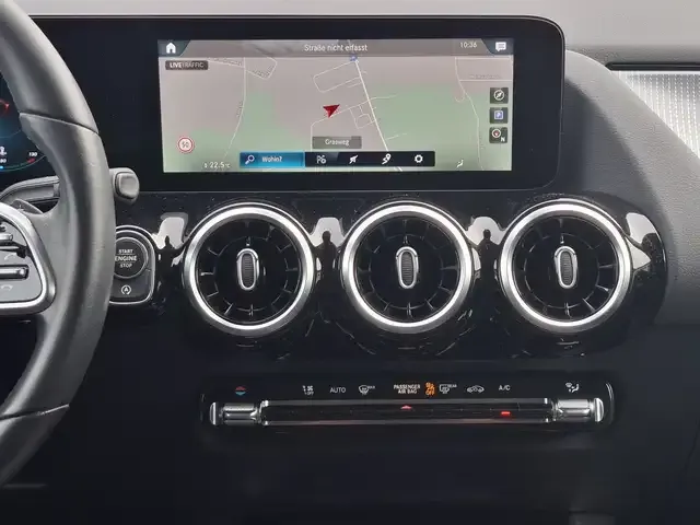 Mercedes-Benz GLA 200