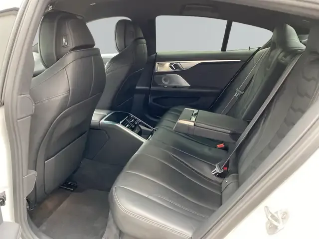 BMW M850