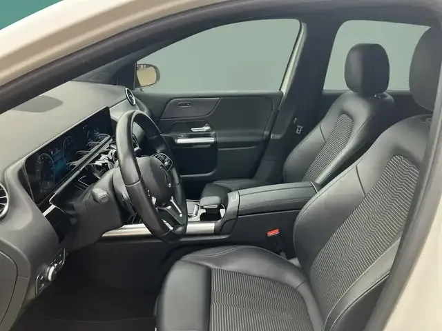 Mercedes-Benz B 220