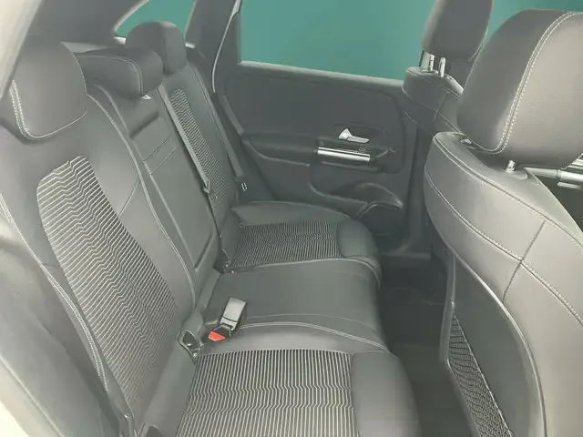 Mercedes-Benz B 220