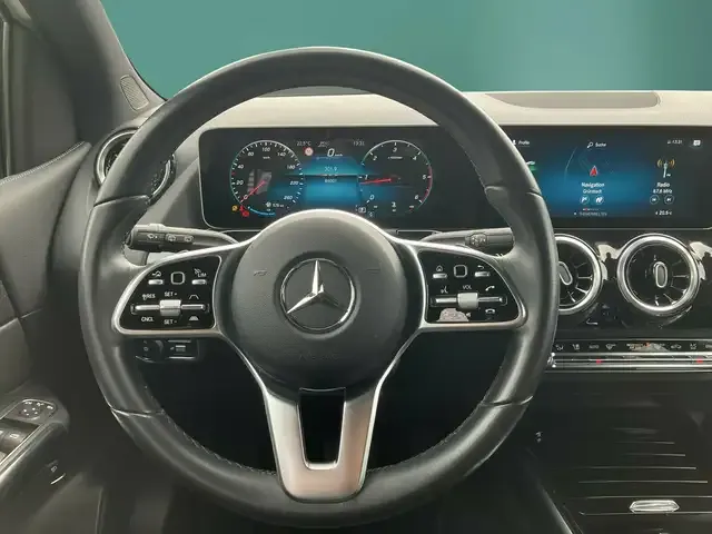 Mercedes-Benz B 220