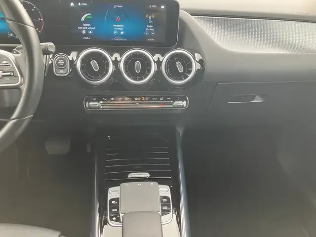Mercedes-Benz B 220