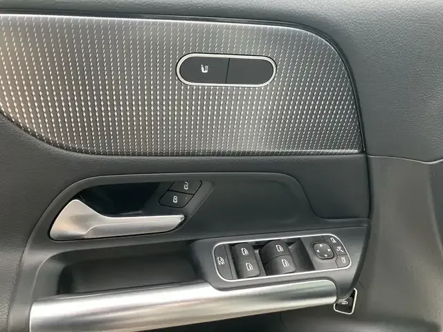 Mercedes-Benz B 220